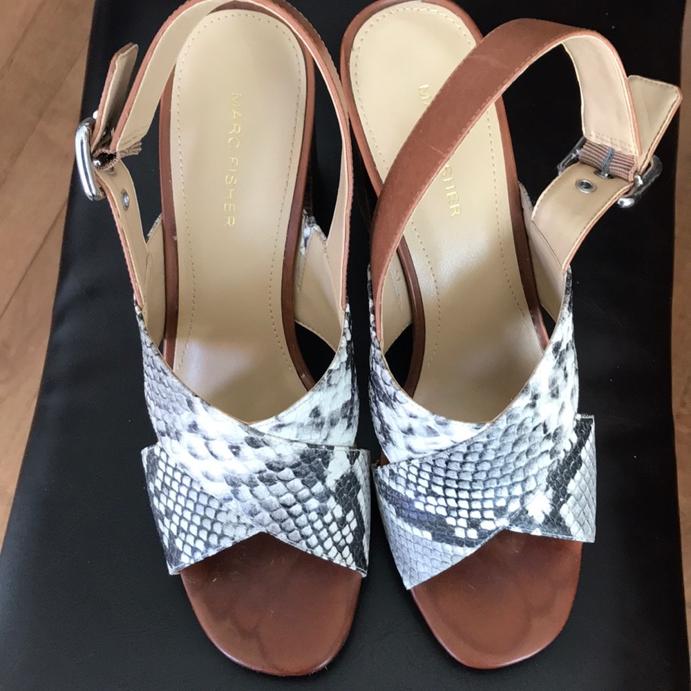 Marc Fisher 4” snake print sandals. - Picture 2 of 3